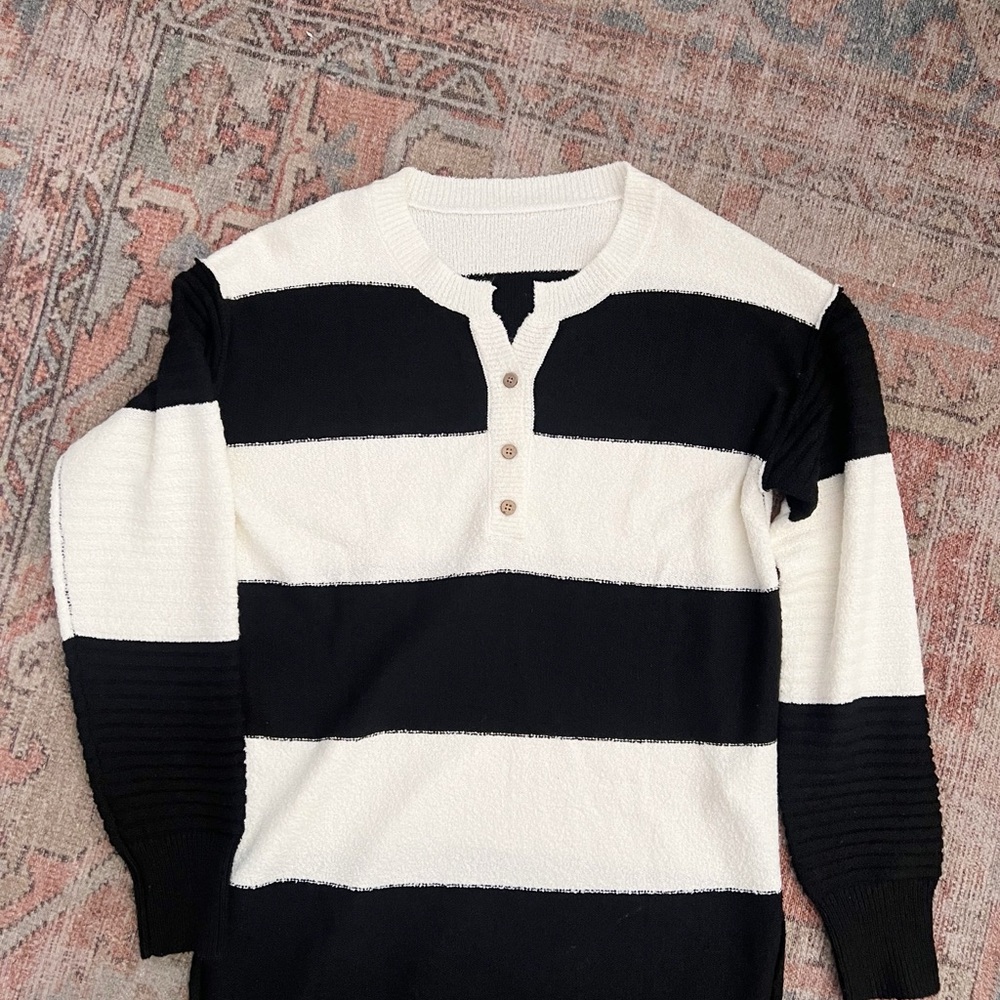 Black and White Striped Hoodie Sweatshirt